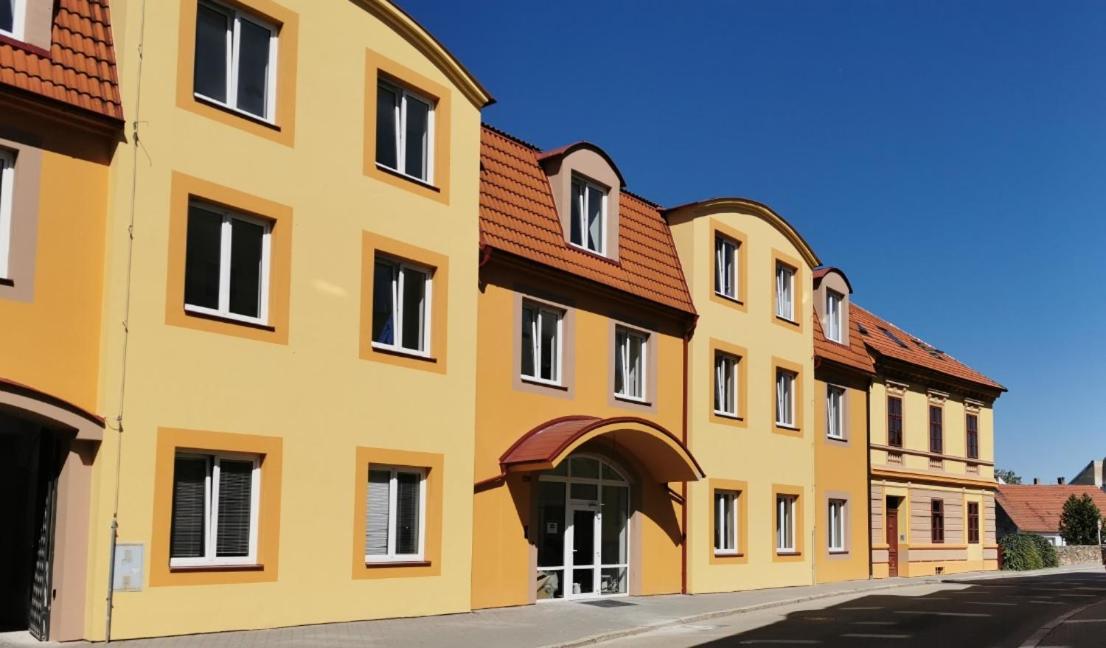 Luxusni Apartmany Sobeslav Экстерьер фото